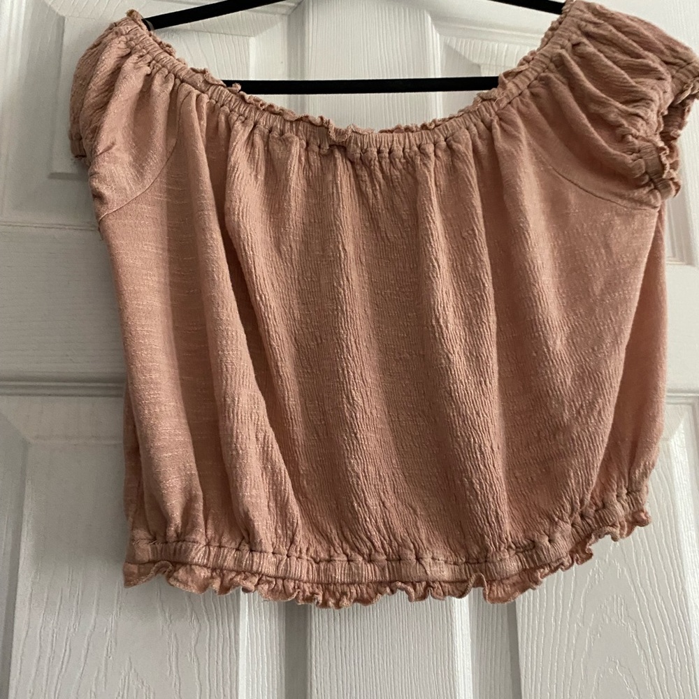 Cute off the shoulder cinched top.